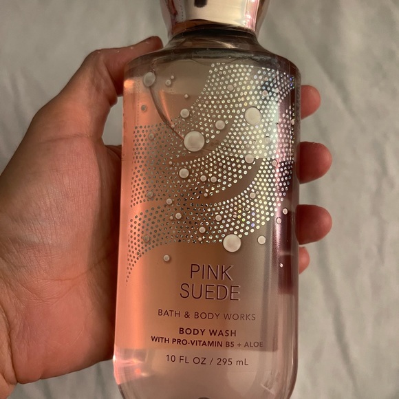 Bath and Body Works NWT Pink Suede Body Wash 10 oz - Picture 3 of 4
